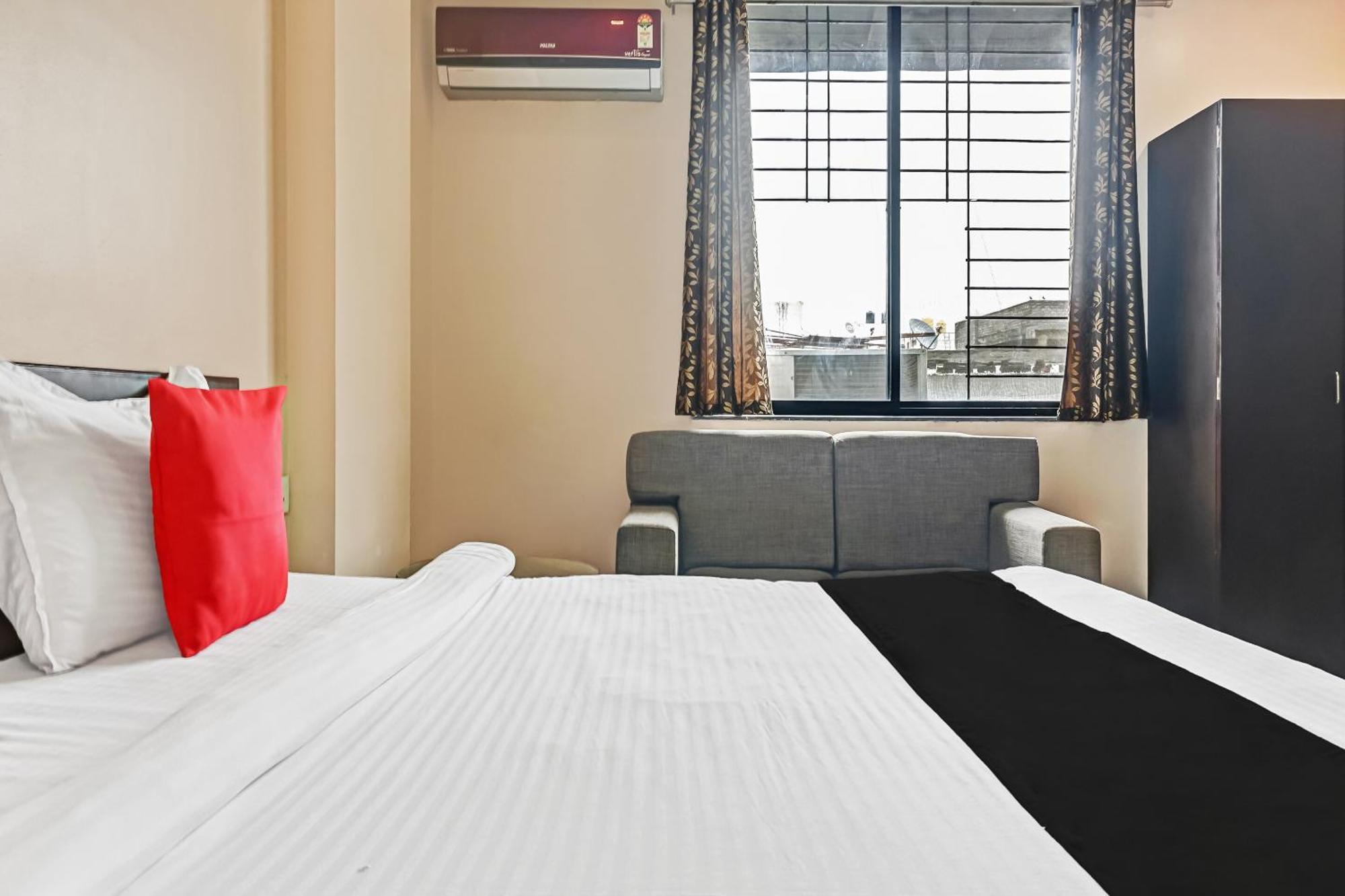 Hotel O Log Inn Plaza Near Eon It Park ปูเน่ ภายนอก รูปภาพ